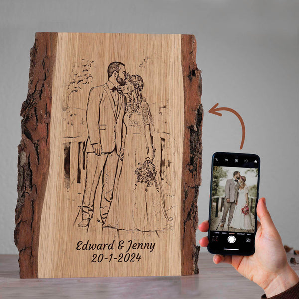 Handgetekende en Gebrande foto op hout met schors - pyrografie - foto houtbranden