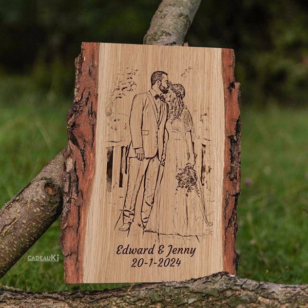 Handgetekende en Gebrande foto op hout met schors - pyrografie - foto houtbranden