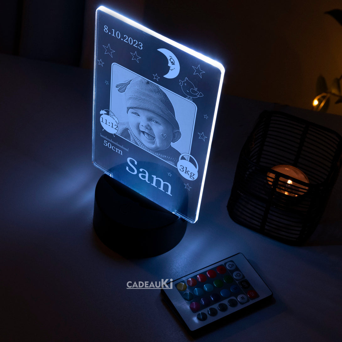 Gepersonaliseerde Geboorte LED-Lamp in blauw licht met Sam's geboortegegevens